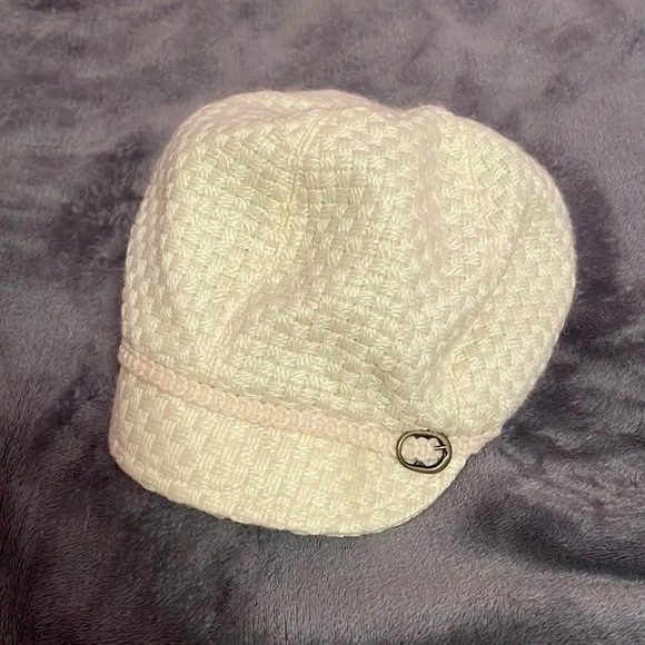 EUC Charm NYC Buckle Newsboy Cream Hat - Picture 2 of 5